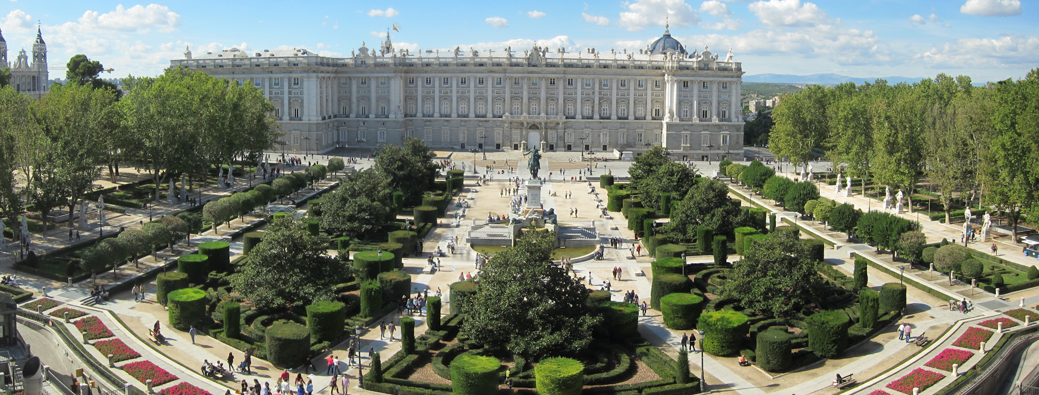 Vistas del Palacio Real de Madrid desde la Plaza de Oriente
