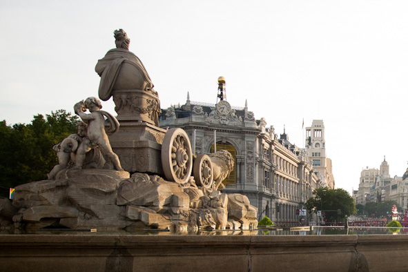 "Fuente de la Cibeles al atardecer"