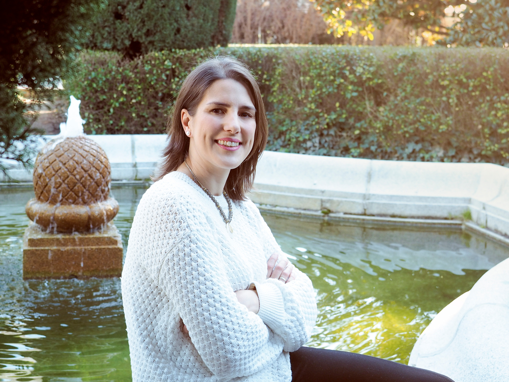 Esther Almena Tour Guide