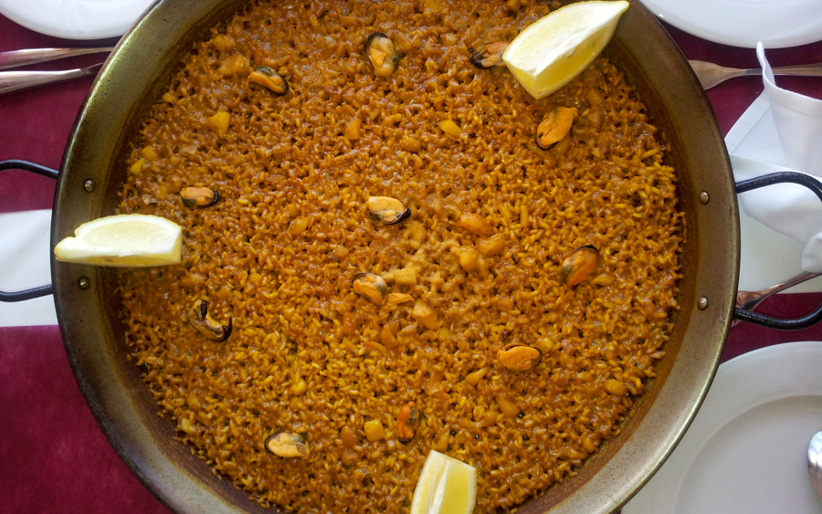Paella seafood paella